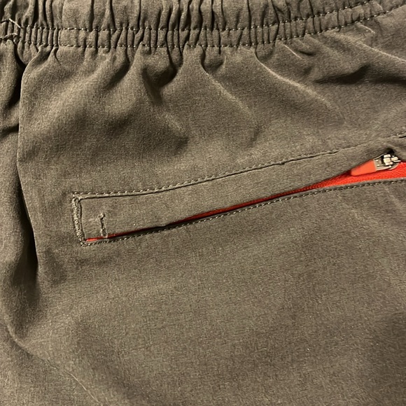 Chubbies Gym Hybrid Shorts (The Flints) 5.5 Inseam Size small - Picture 5 of 6